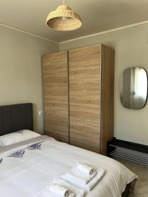 Daire Letty's Cozy Flat Peraía